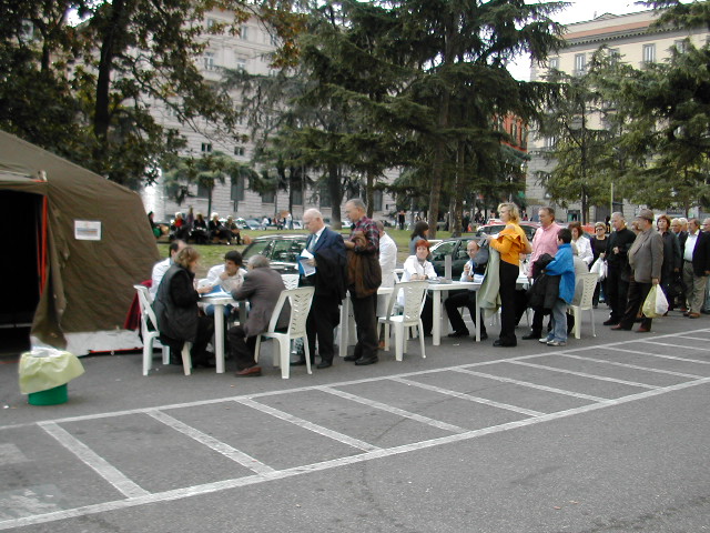 MANIFESTAZIONE DIABETICI 2003 018.jpg